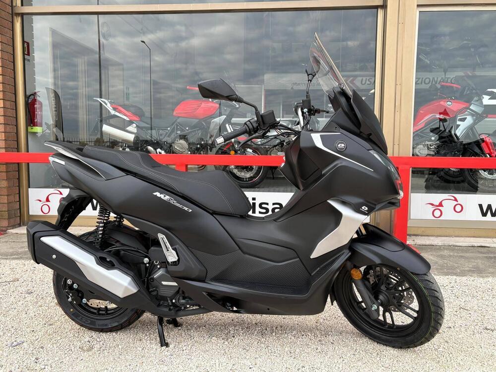 QJ Motor MTX 300 (2025 - 26) (4)