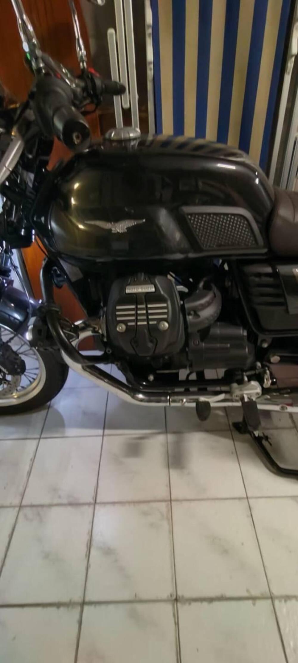Moto Guzzi V7 III Special (2017 - 20) (5)