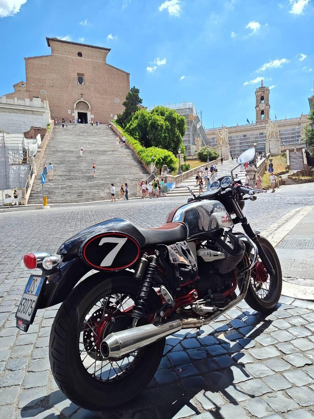 Moto Guzzi V7 Racer (2012 - 14) (2)