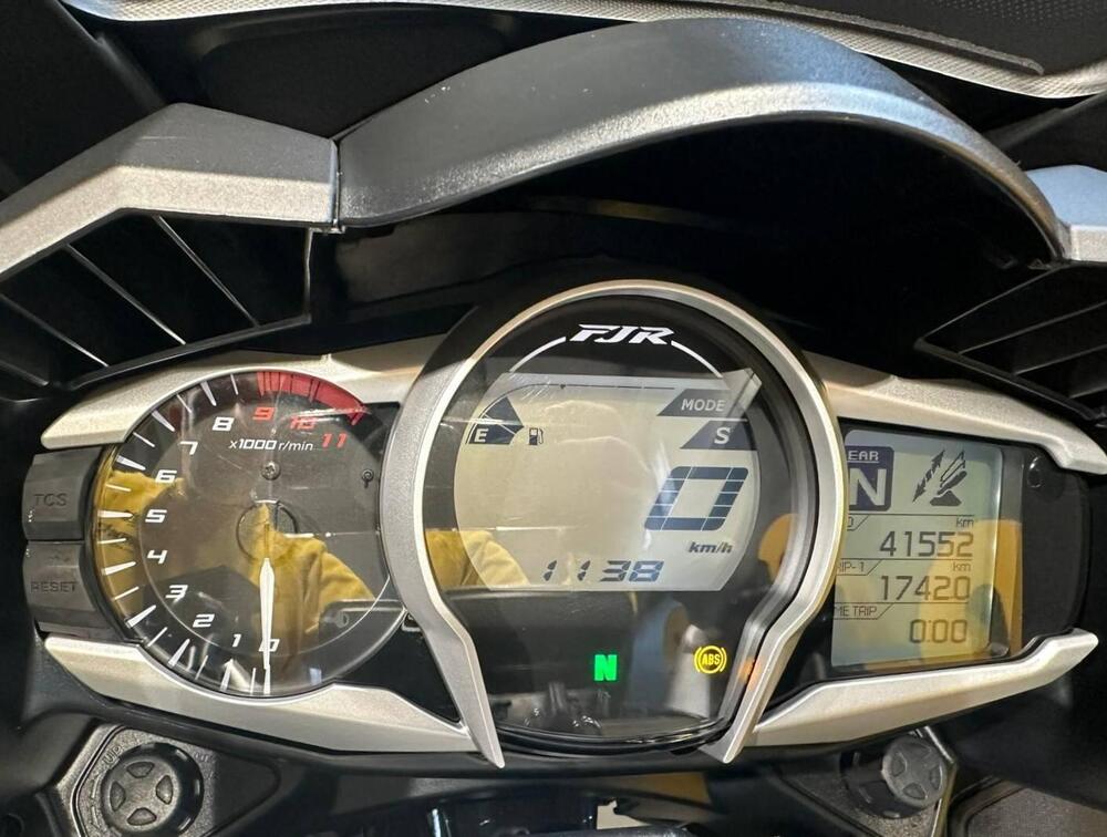 Yamaha FJR 1300 AE (2012 - 15) (6)
