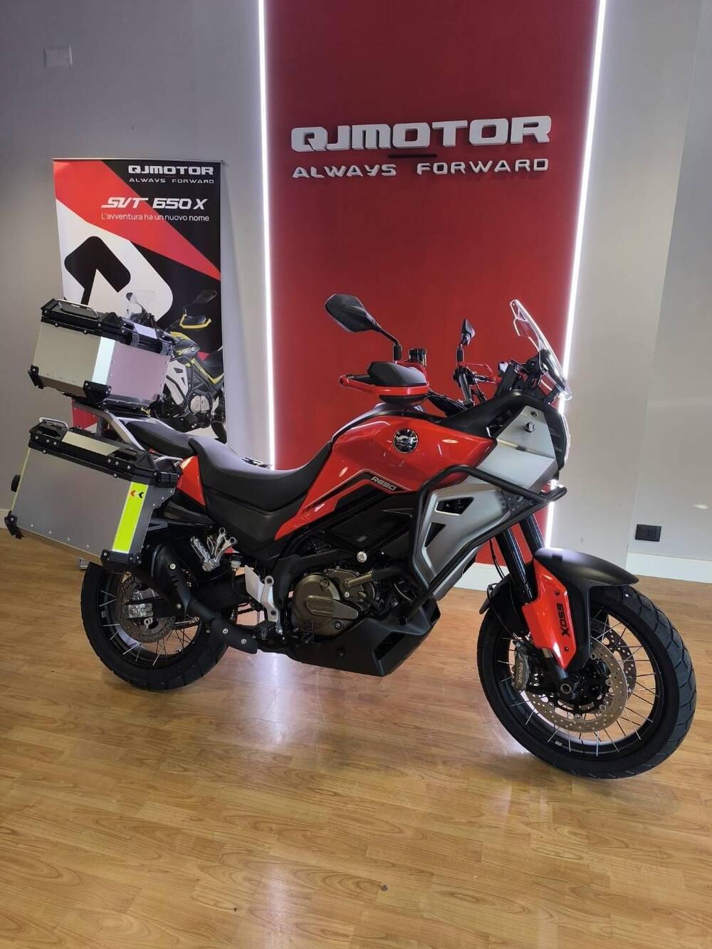 QJ Motor SVT 650 X (2025 - 26) (5)