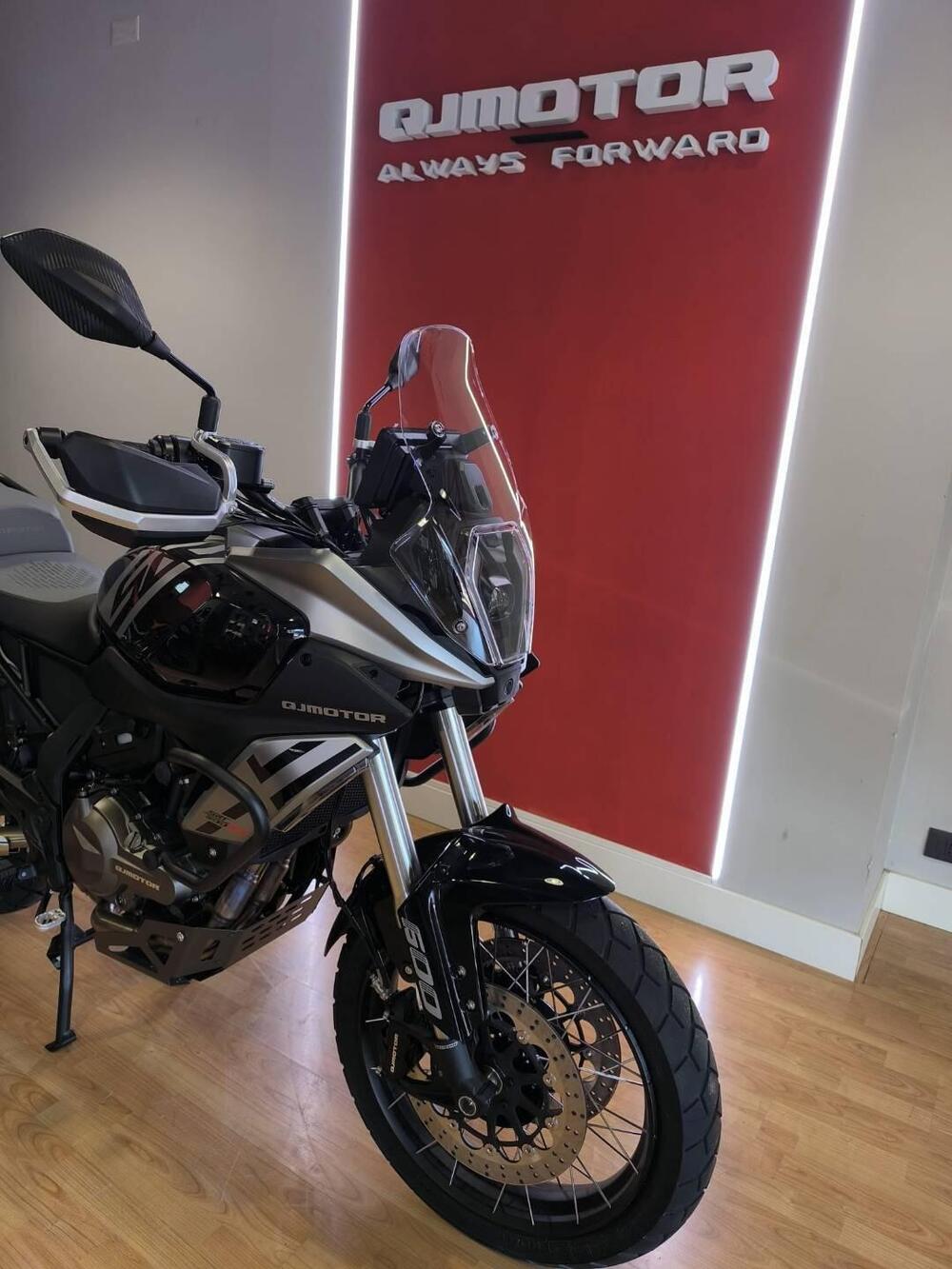 QJ Motor SRT 600 SX (2024 - 26) (4)