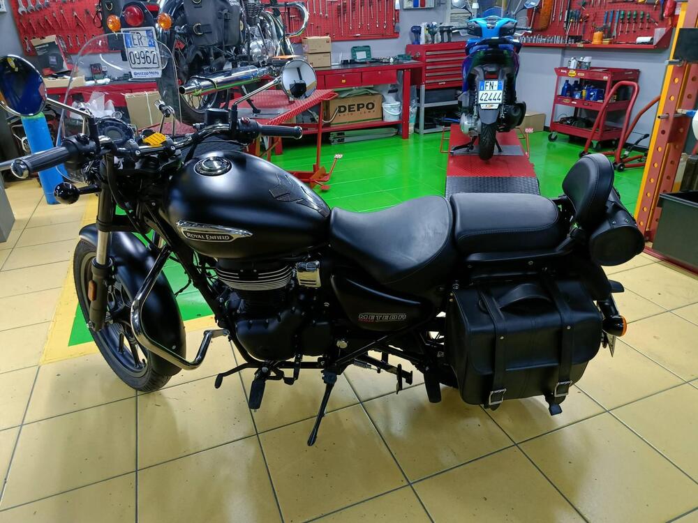 Royal Enfield Meteor 350 (2021 - 26) (2)