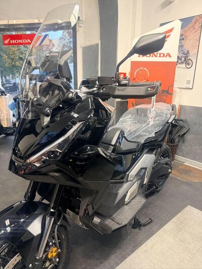 Honda X-ADV 750 (2025) nuova
