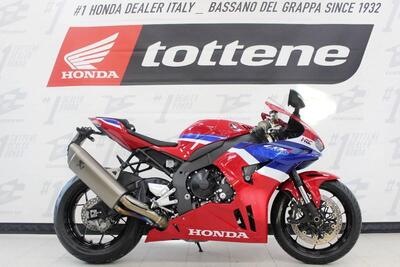 Honda CBR 1000 RR-R Fireblade (2024 - 25) usata