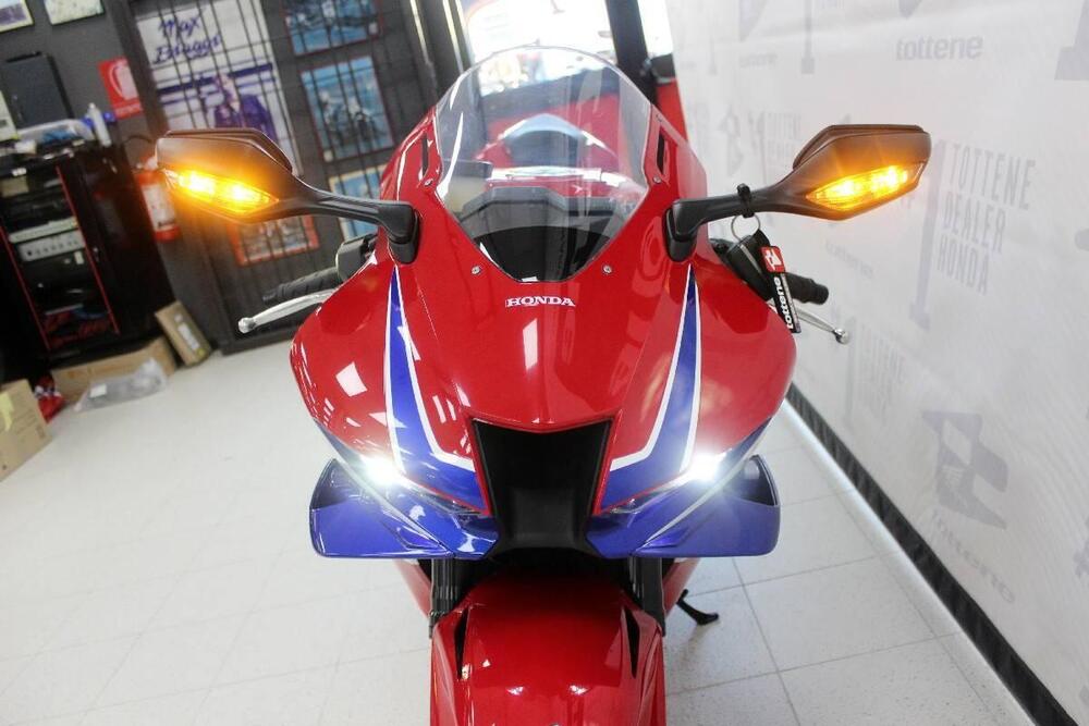 Honda CBR 1000 RR-R Fireblade (2024 - 26) (4)