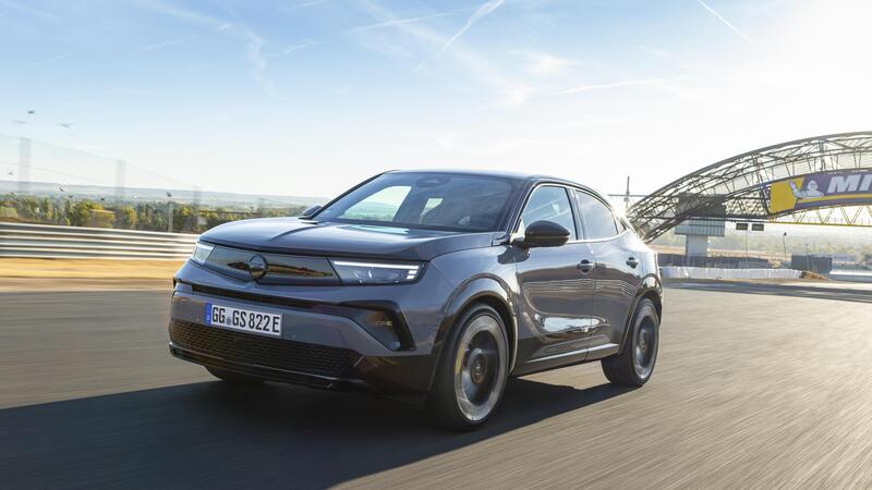 Opel Mokka GSe: 281 CV, assetto sportivo e tanta precisione. Ma vale davvero quel prezzo? | Ecco come va
