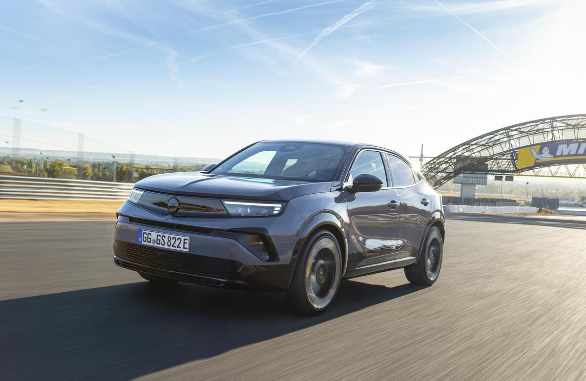 Opel Mokka GSe: 281 CV, assetto sportivo e tanta precisione. Ma vale davvero quel prezzo? | Ecco come va