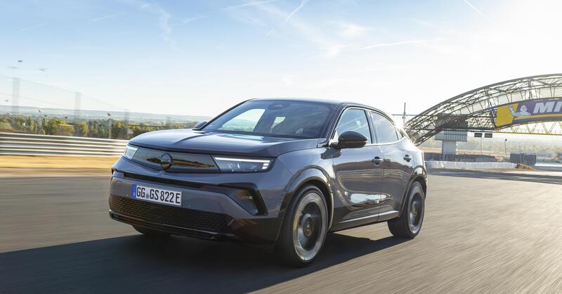 Opel Mokka GSe: 281 CV, assetto sportivo e tanta precisione. Ma vale davvero quel prezzo? | Ecco come va