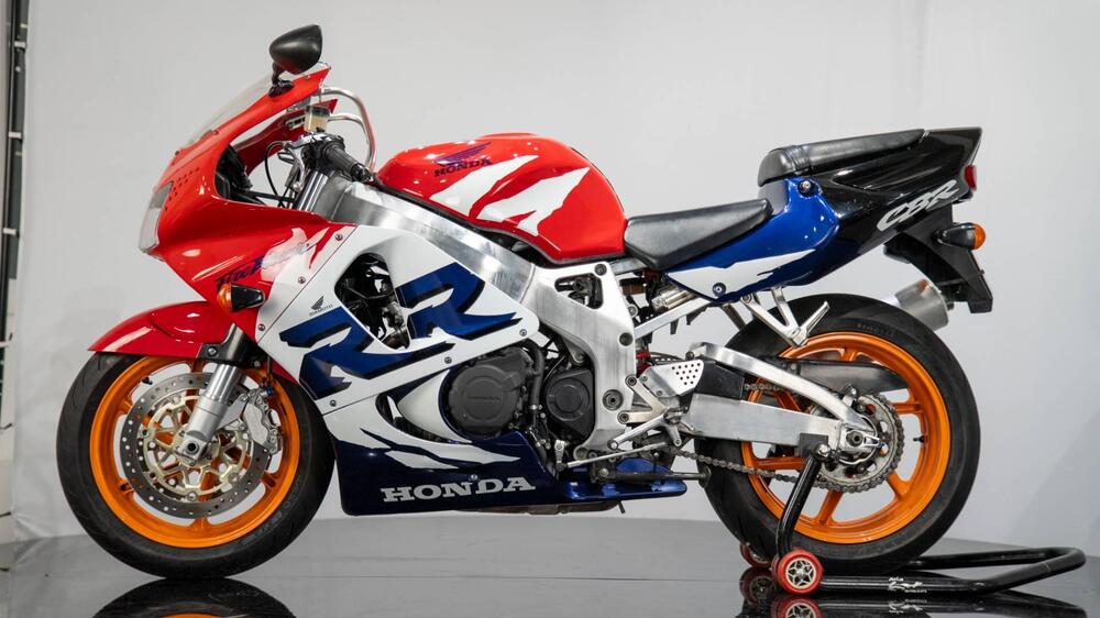 Honda CBR 900 RR SC33 (2)
