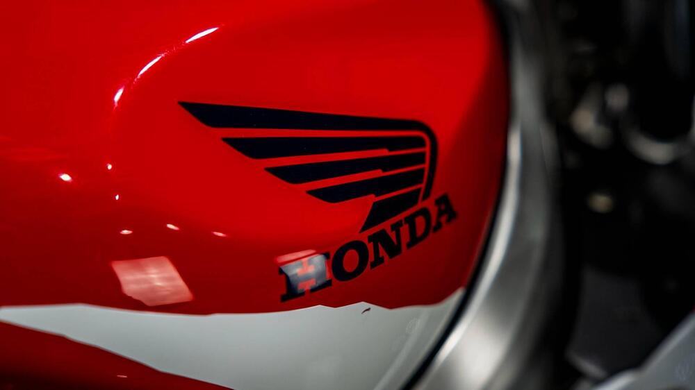 Honda CBR 900 RR SC33 (10)