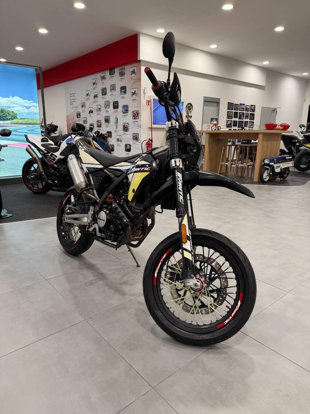 Fantic Motor XMF 125 Motard Performance 4t (2021 - 22) (6)