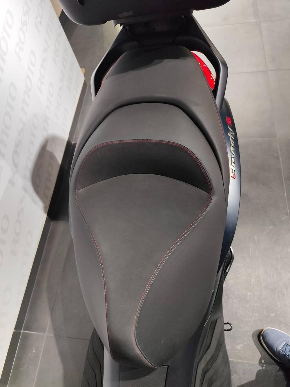 Piaggio Beverly 300 S ABS-ASR (2021 - 25) (7)