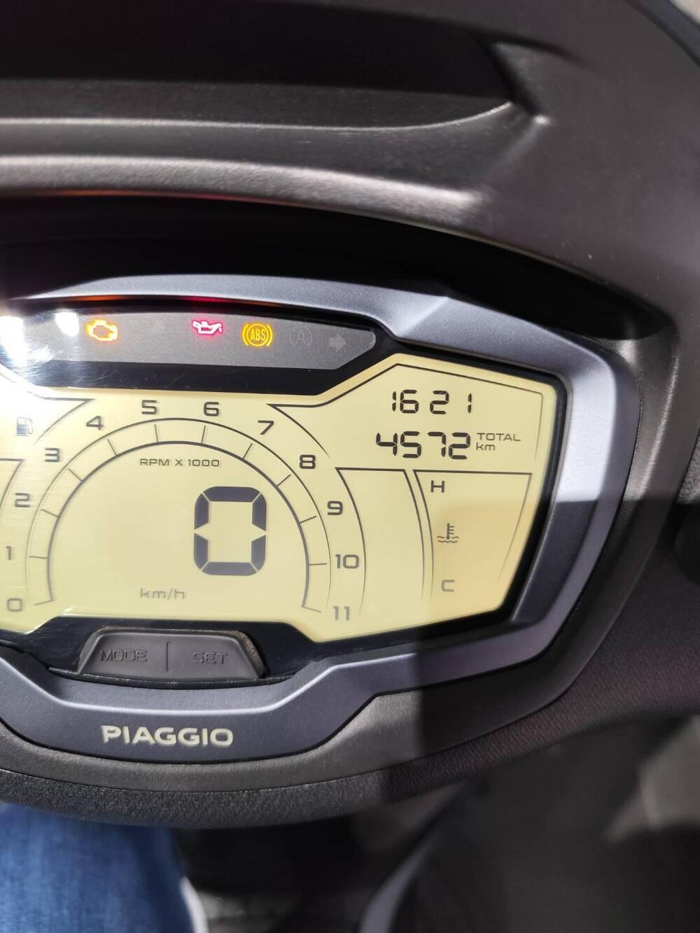 Piaggio Beverly 300 S ABS-ASR (2021 - 25) (9)