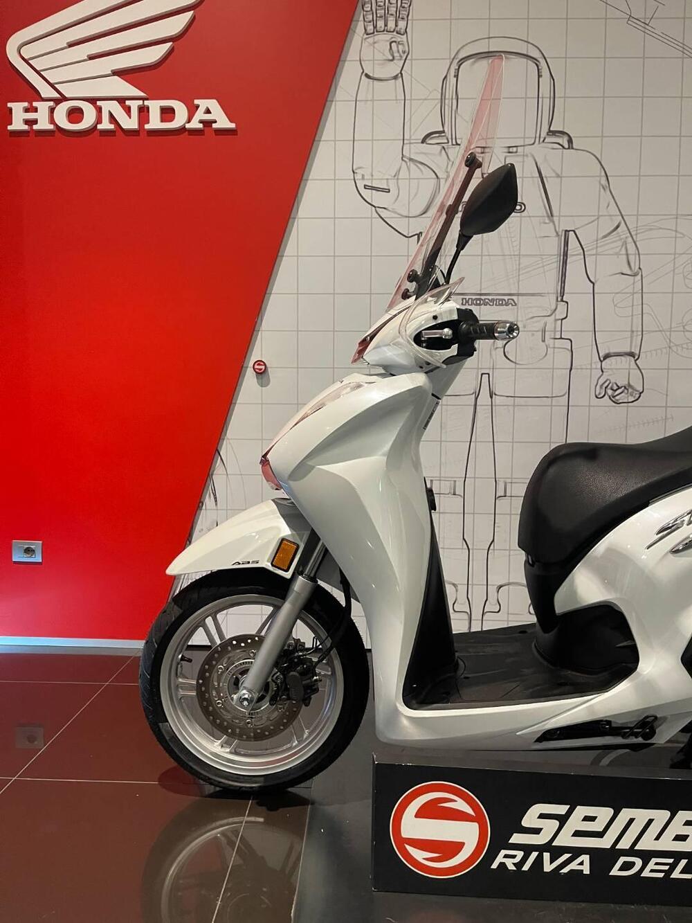 Honda SH 350 (2021 - 24) (6)