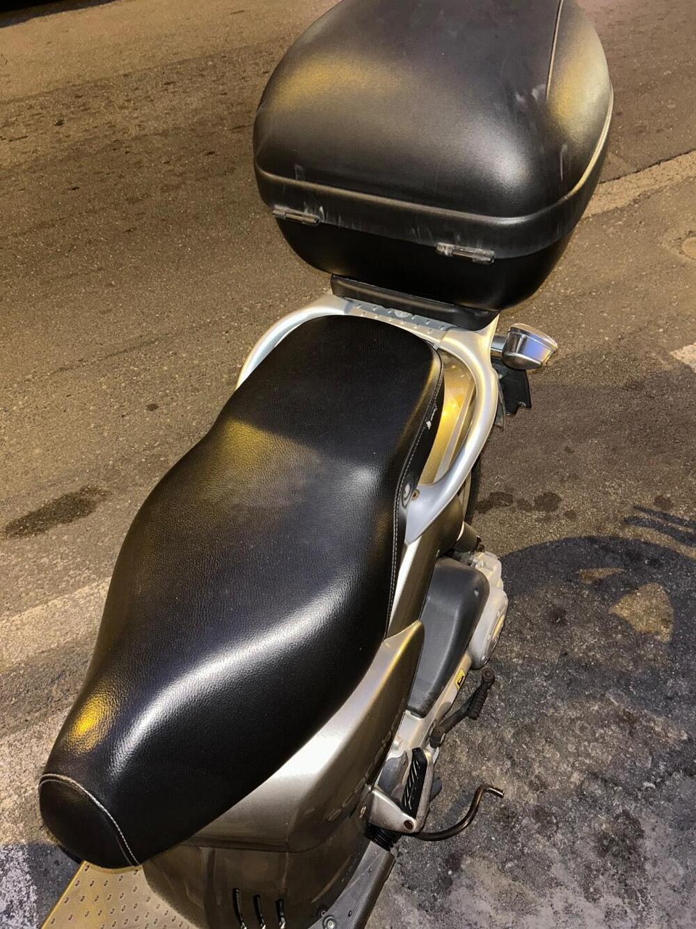 Aprilia Scarabeo 100 4t (2007 - 16) (4)