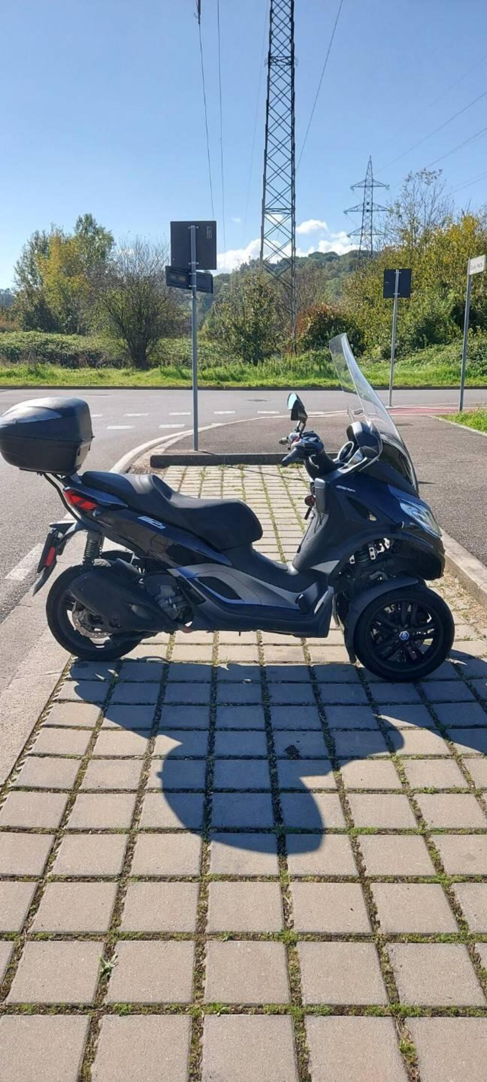 Piaggio MP3 300 ABS Hpe (2021 - 24) (2)