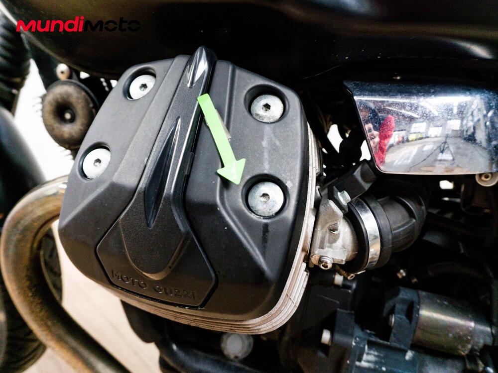 Moto Guzzi V7 III Stone (2017 - 20) (19)