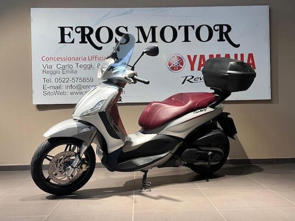 Piaggio Beverly 350 SportTouring ie ABS (2011 - 17) (2)