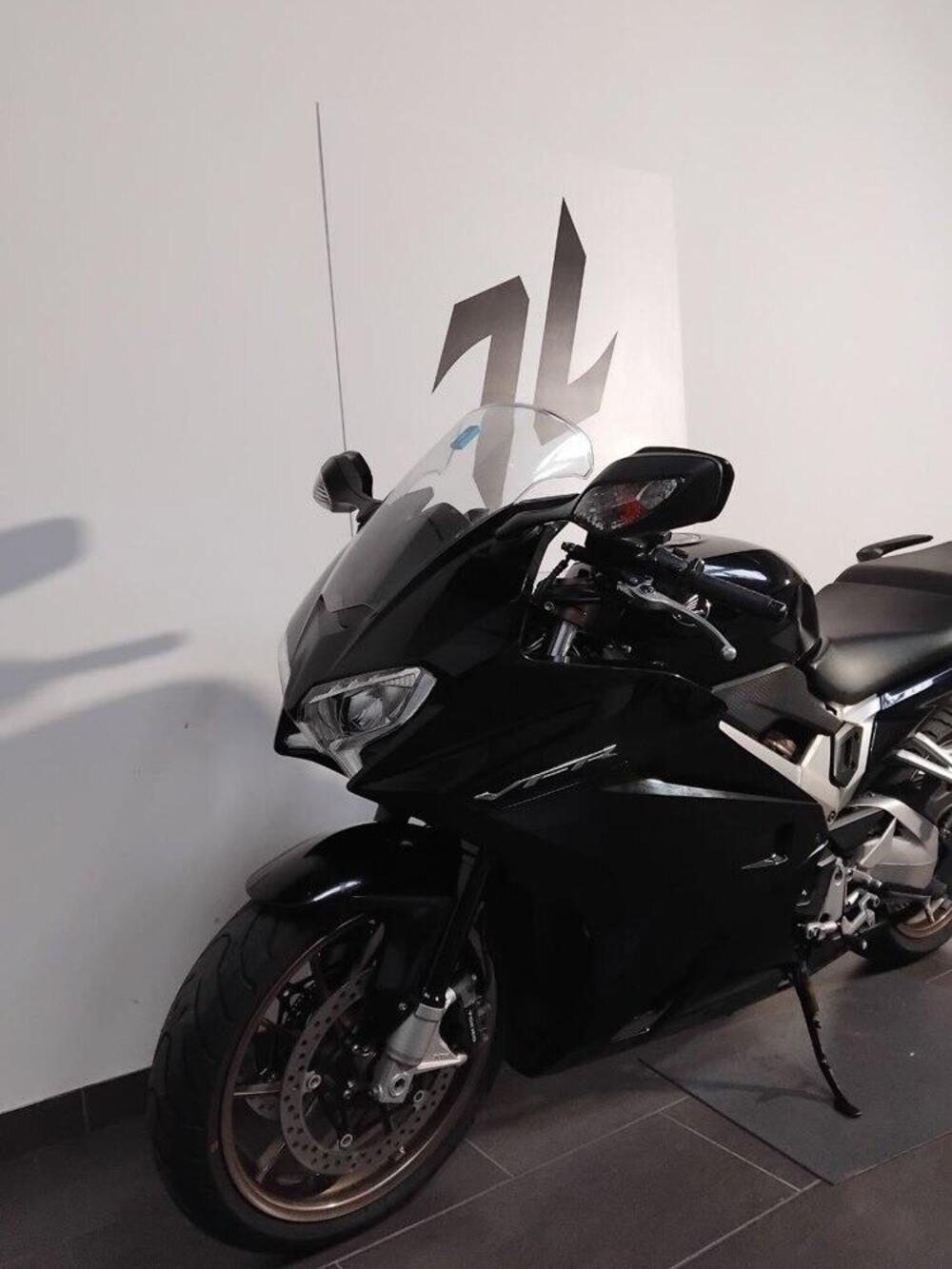 Honda VFR 800 F (2014 - 16) (3)