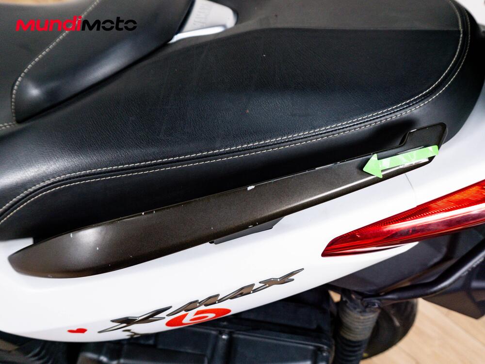 Yamaha X-Max 400 Iron Max ABS (2016) (14)