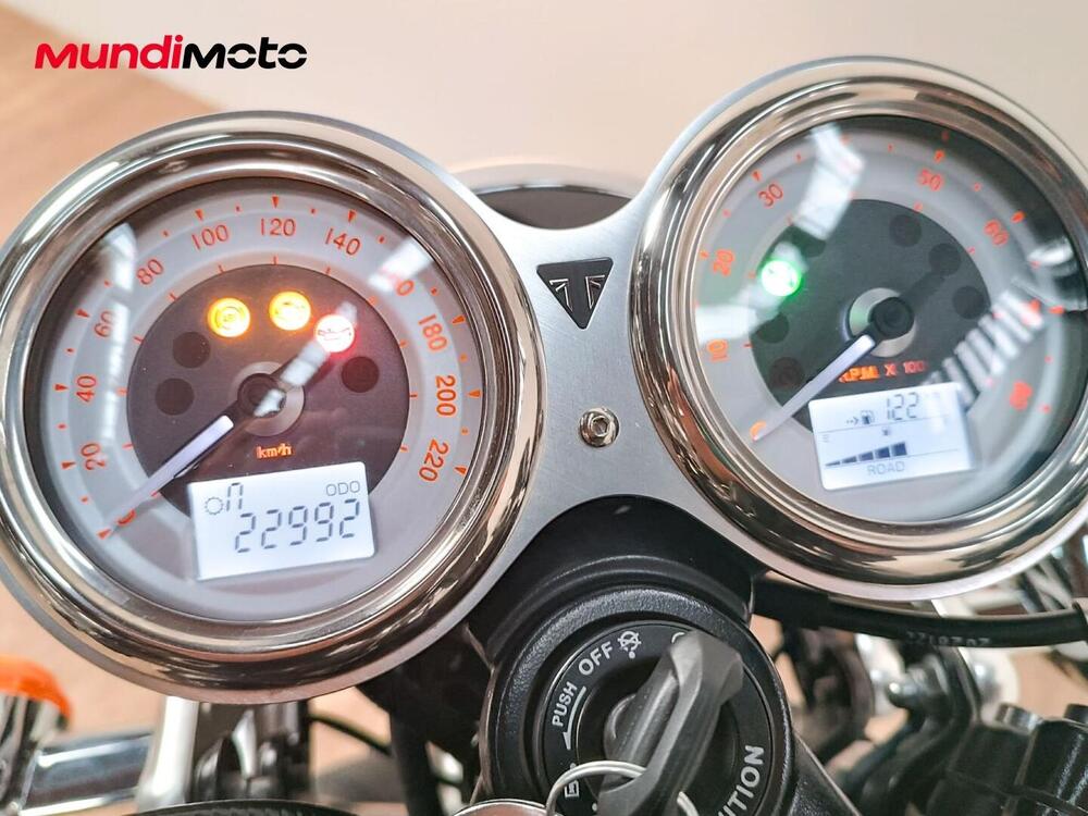 Triumph Thruxton 1200 (2016) (12)