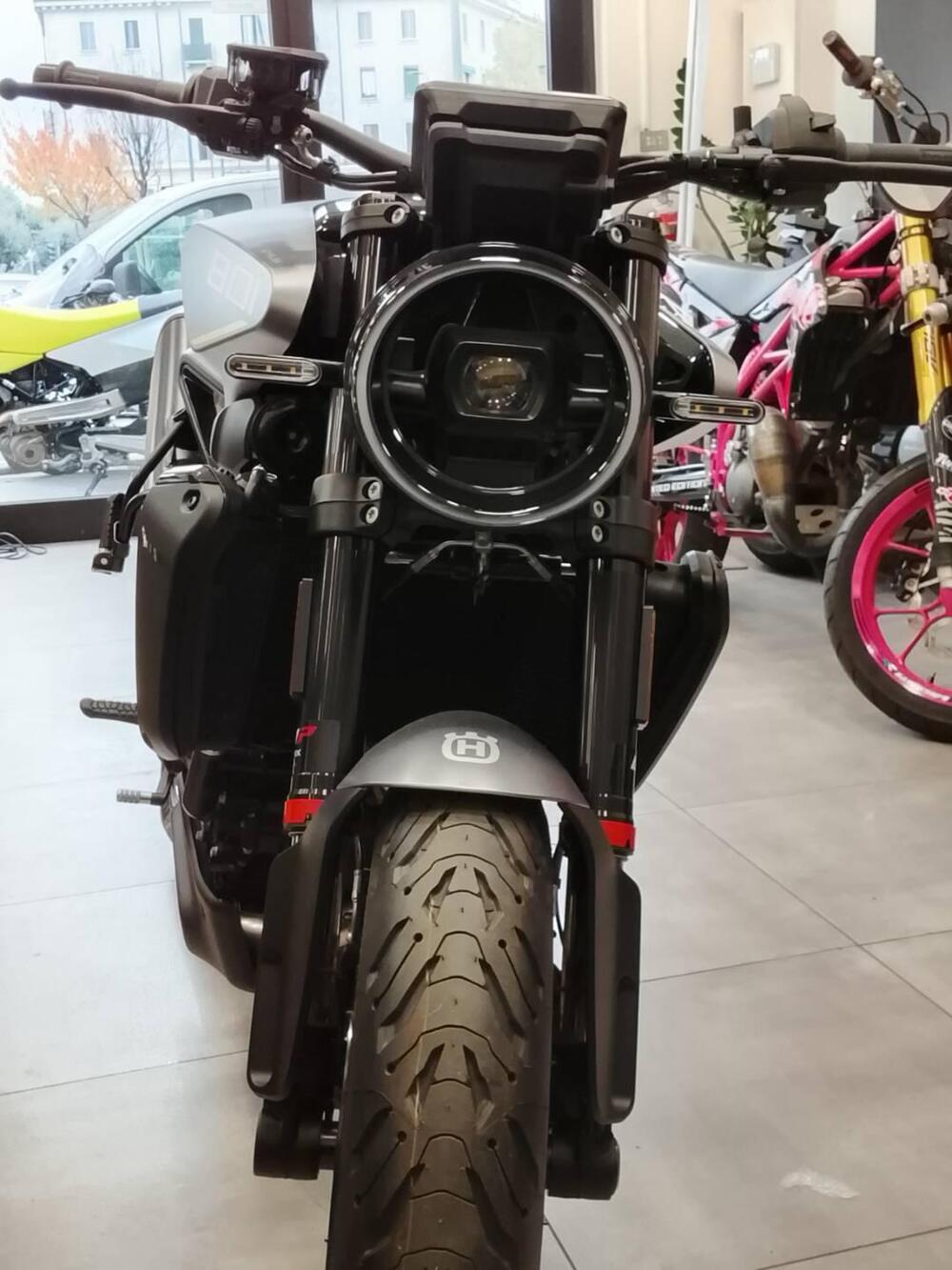 Husqvarna Vitpilen 801 L (2025 - 26) (3)