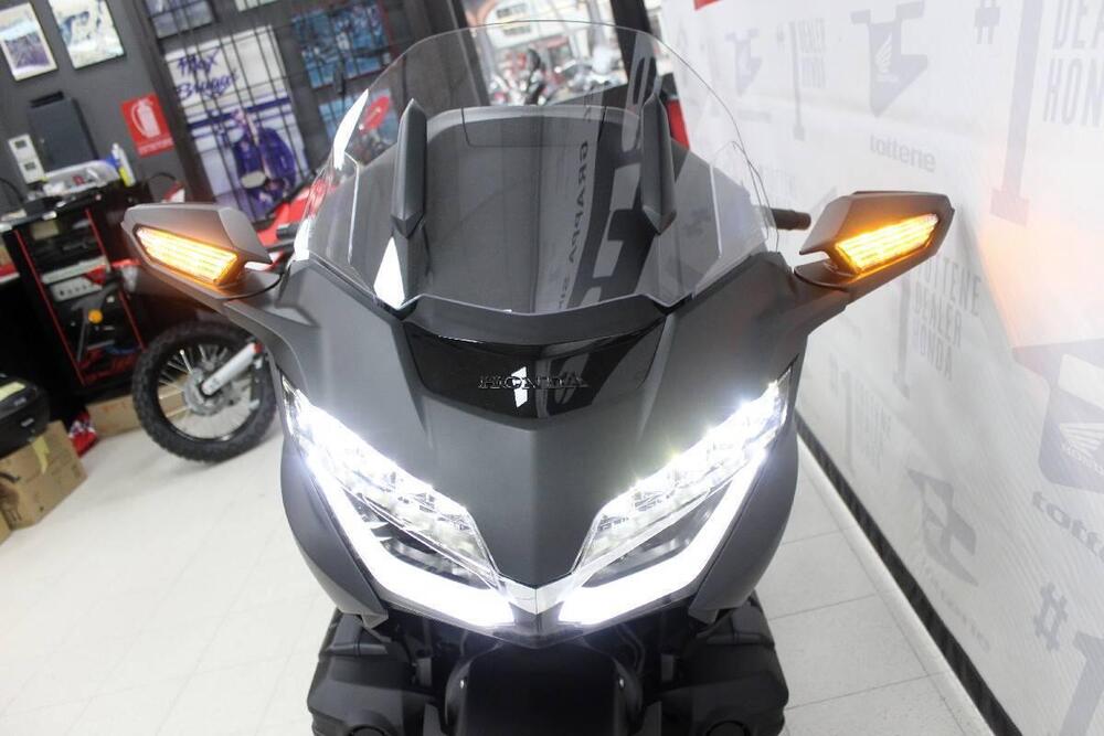 Honda GL 1800 Gold Wing 50° Anniversario (2025 - 26) (4)