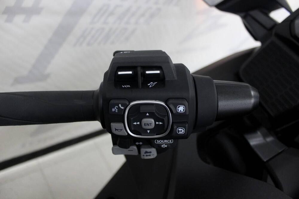 Honda GL 1800 Gold Wing 50° Anniversario (2025 - 26) (7)