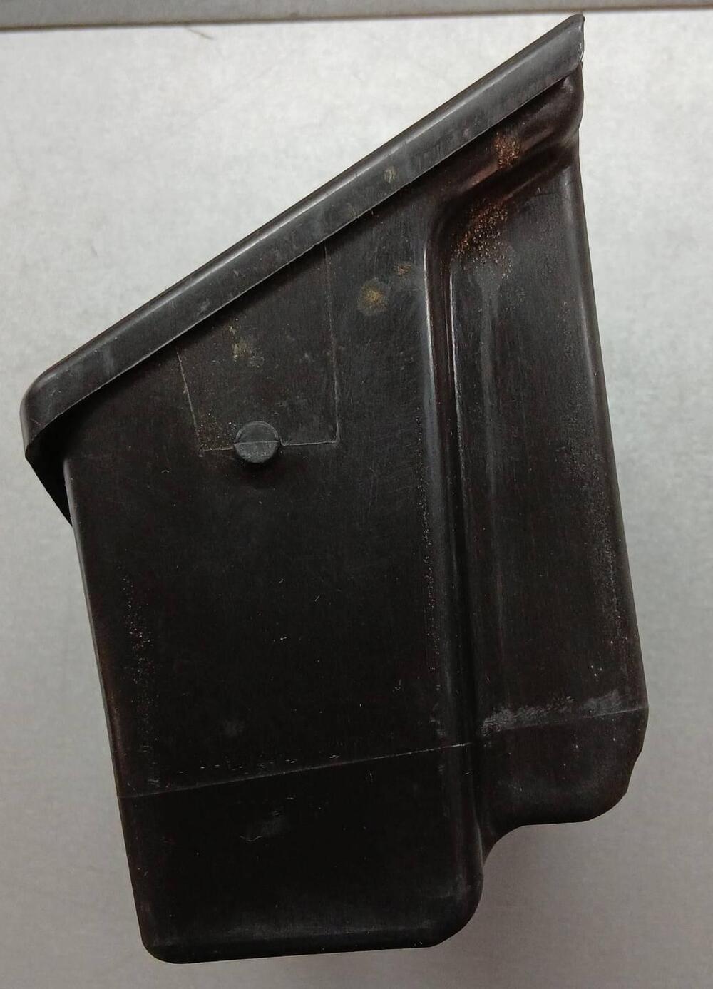 83500KE7000 Vano portaoggetti VF 500 Honda (2)