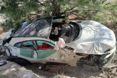 Ferrari Cavalcade bloccata sul pi&ugrave; bello: una Ferrari si ribalta per eccesso di velocit&agrave;
