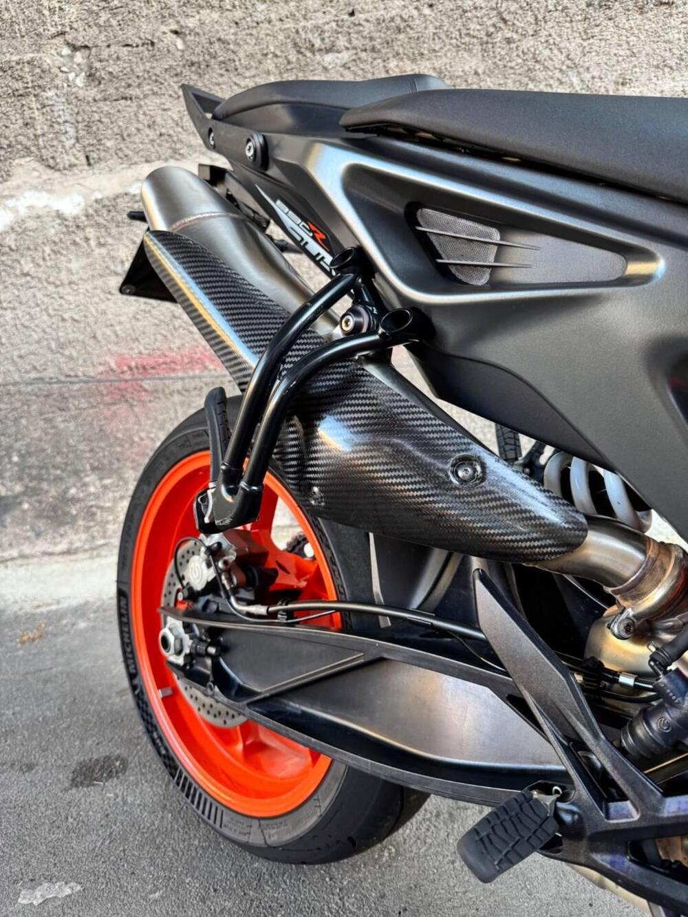 KTM 890 Duke R (2020) (3)