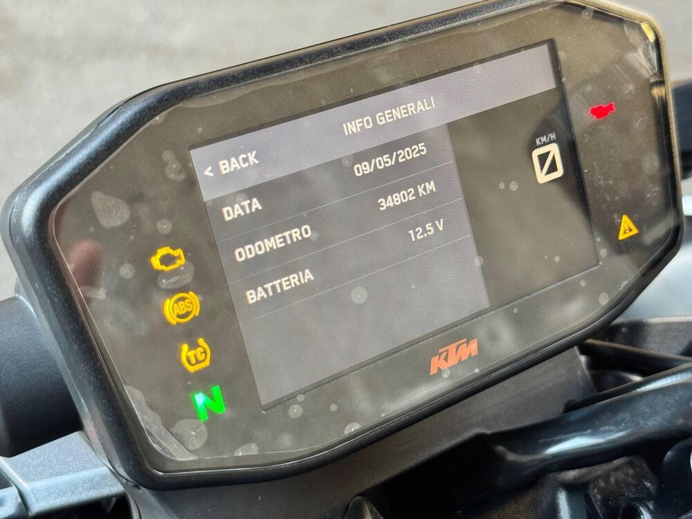 KTM 890 Duke R (2020) (6)