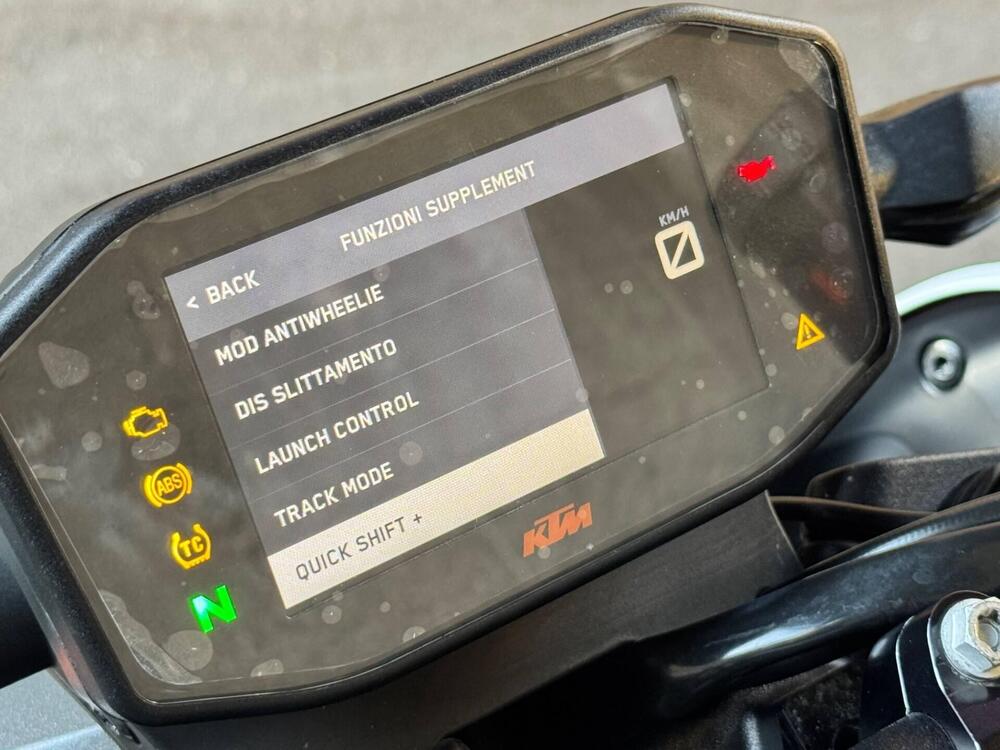 KTM 890 Duke R (2020) (7)