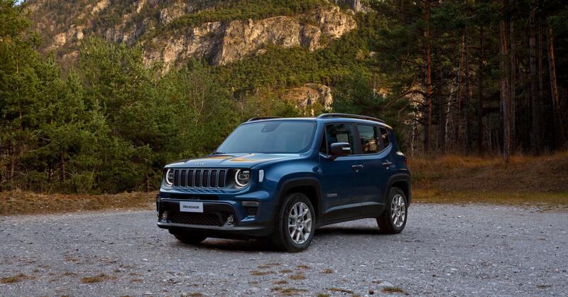 Nuova Jeep Renegade, elettrica ma non solo: ecco come sar&agrave; la futura rivale della Dacia Duster 