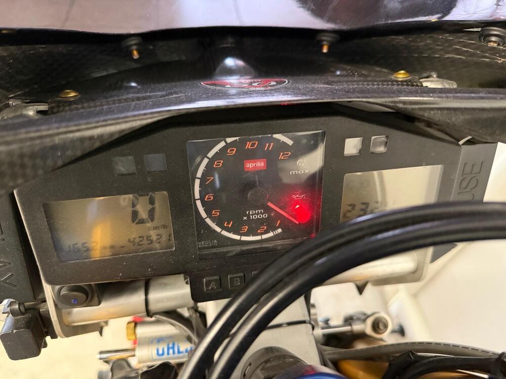 Aprilia Tuono 1000 (2003 - 04) (2)