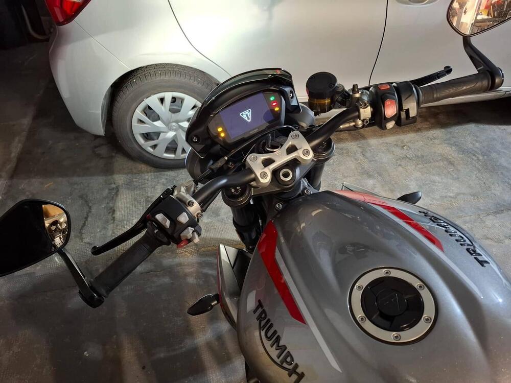 Triumph Street Triple RS (2020 - 22) (4)