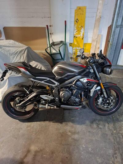 Triumph Street Triple RS (2020 - 22) usata