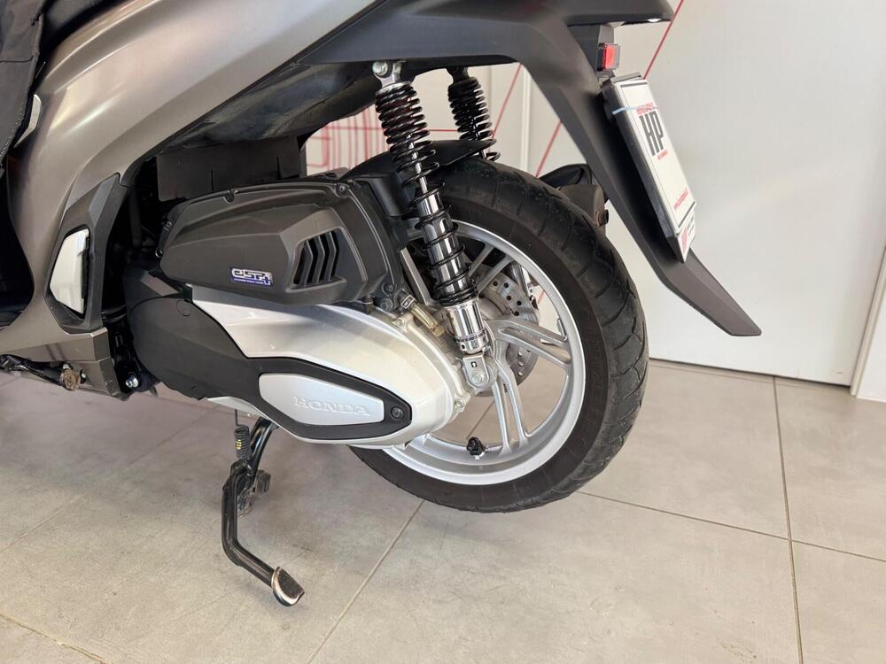 Honda SH 350 (2021 - 24) (15)