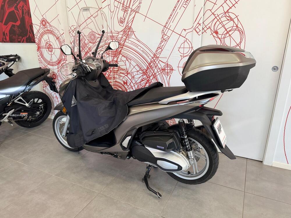 Honda SH 350 (2021 - 24) (6)