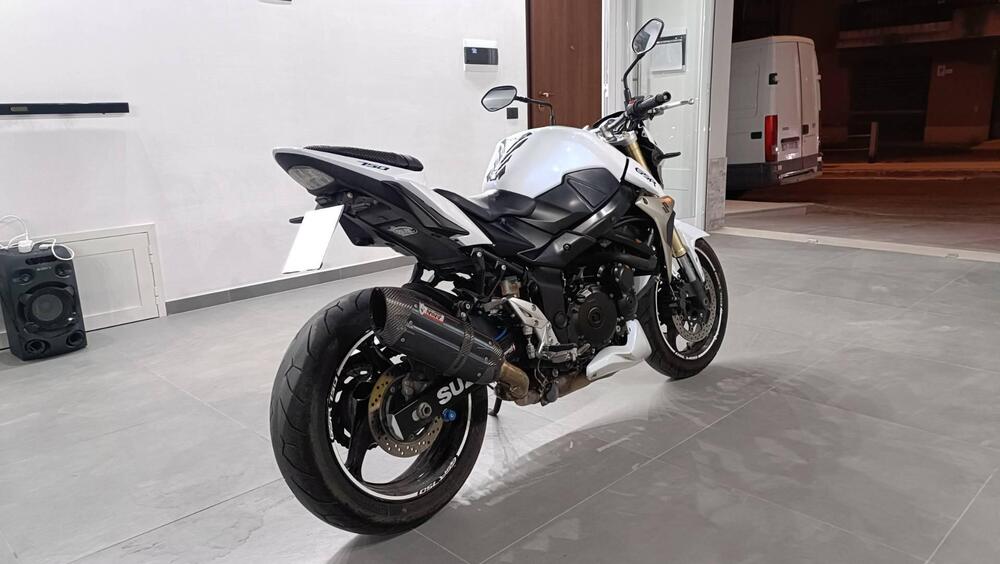Suzuki GSR 750 (2010 - 15) (4)