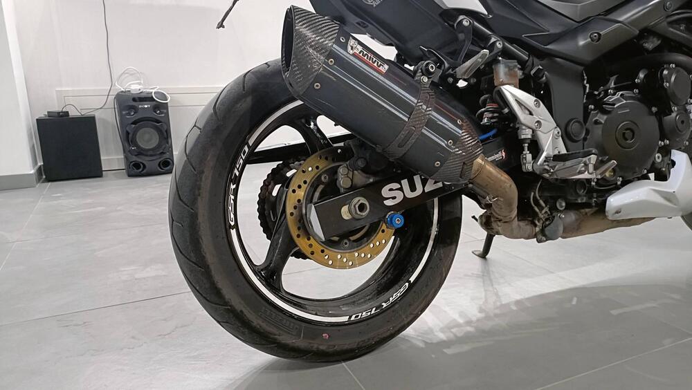 Suzuki GSR 750 (2010 - 15) (11)