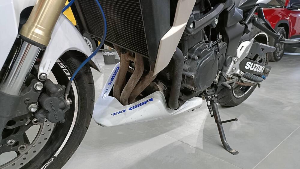 Suzuki GSR 750 (2010 - 15) (15)