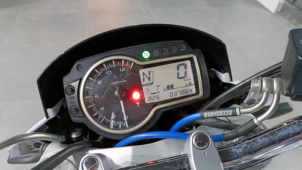 Suzuki GSR 750 (2010 - 15) (17)