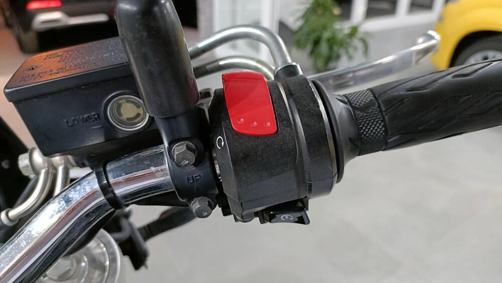 Suzuki GSR 750 (2010 - 15) (19)