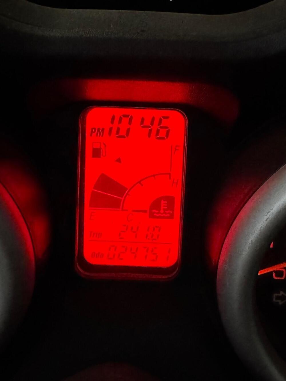 Yamaha X-Max 250 Sport (2011 - 13) (9)