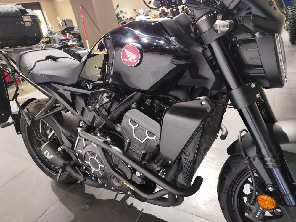 Honda CB 1000 R Black Edition (2021 - 25) (7)