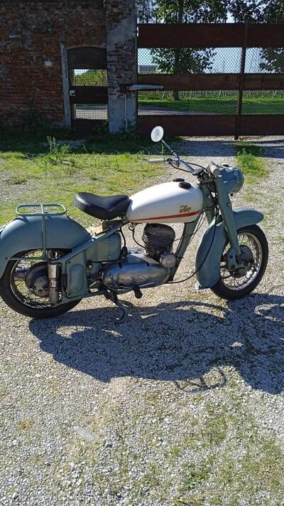 Isomoto 250 d&#039;epoca