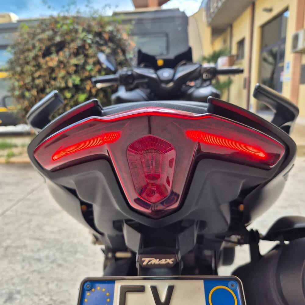 Yamaha T-Max 560 Tech Max (2021) (10)