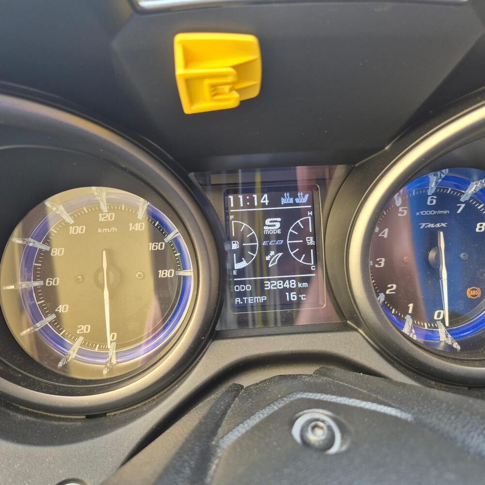 Yamaha T-Max 560 Tech Max (2021) (13)